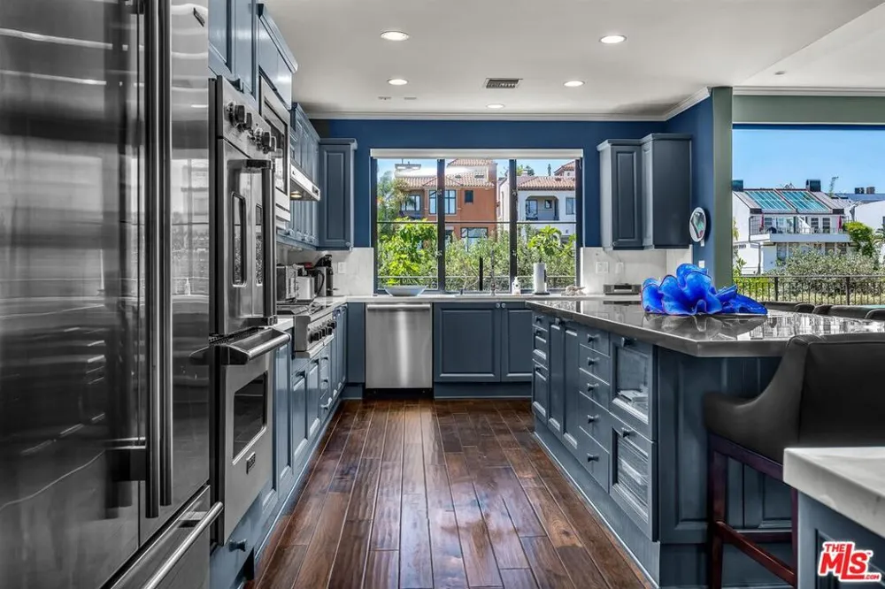 5205 Via Donte Marina del Rey, CA 90292