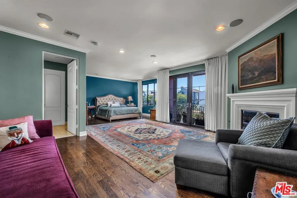 5205 Via Donte Marina del Rey, CA 90292