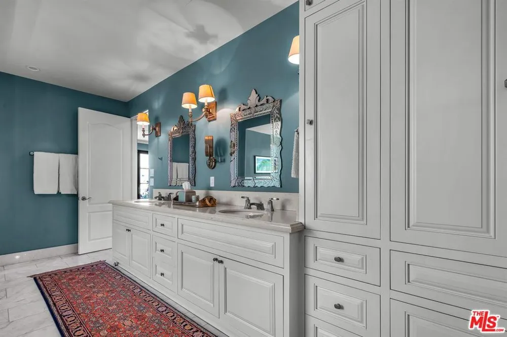 5205 Via Donte Marina del Rey, CA 90292