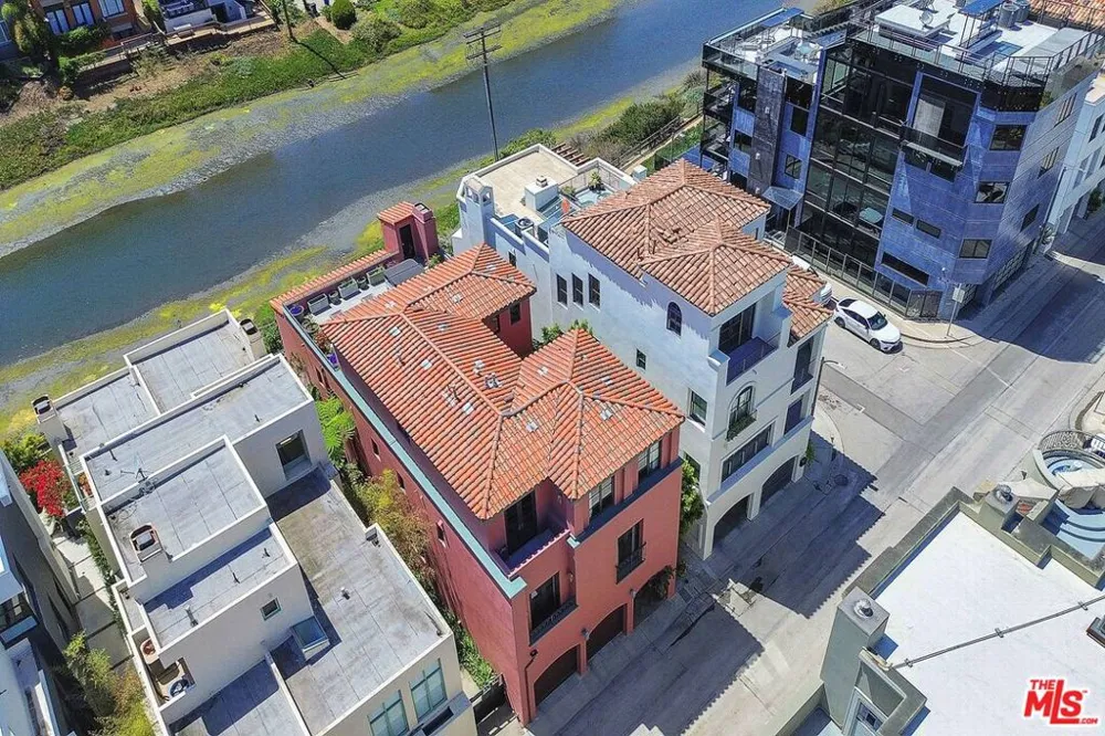 5205 Via Donte Marina del Rey, CA 90292