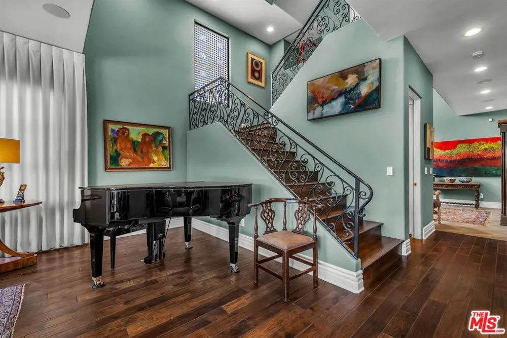 5205 Via Donte Marina del Rey, CA 90292