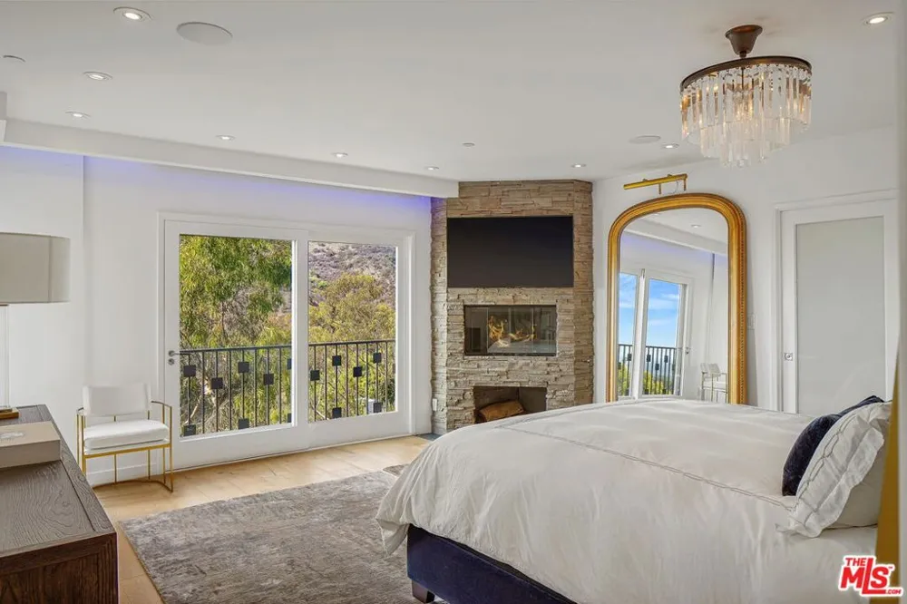 1433 Summitridge Drive Beverly Hills, CA 90210
