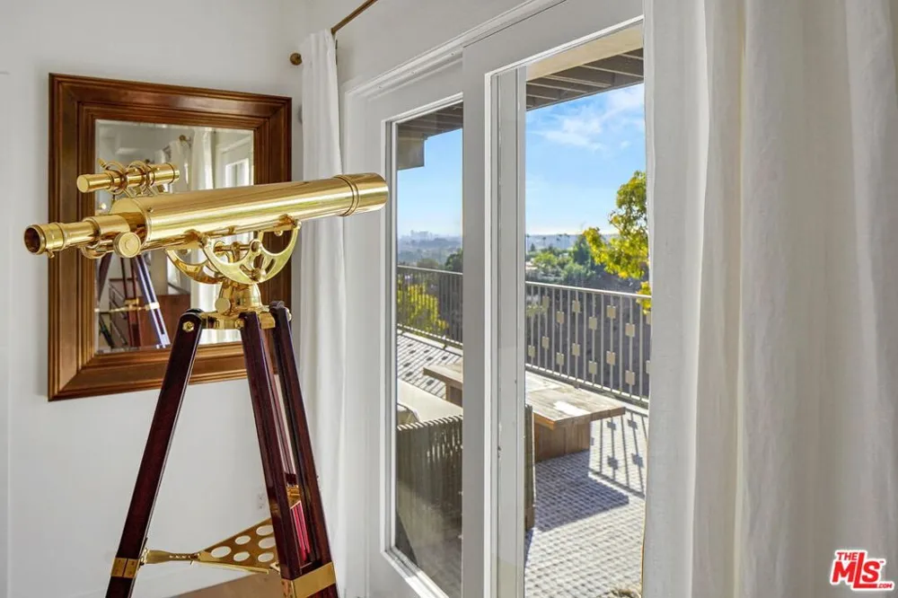 1433 Summitridge Drive Beverly Hills, CA 90210