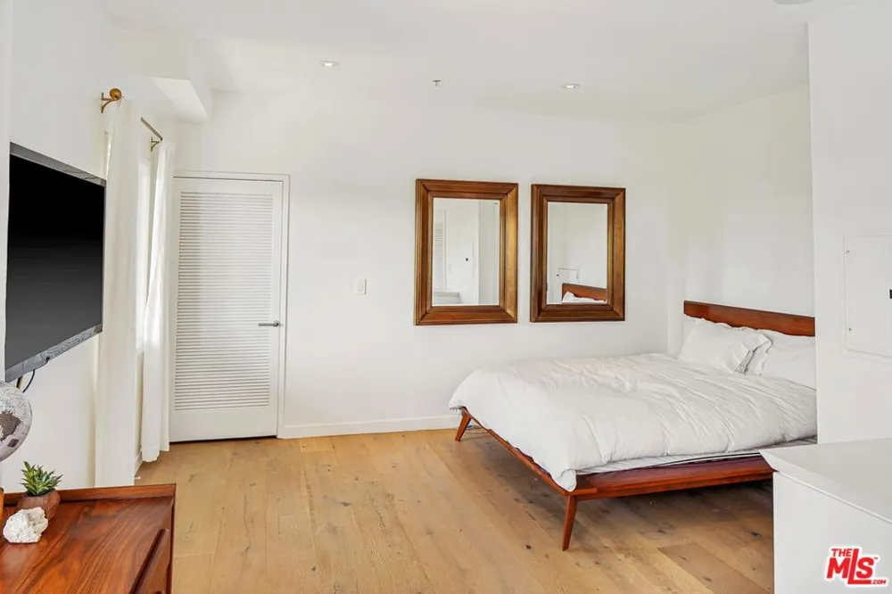 1433 Summitridge Drive Beverly Hills, CA 90210