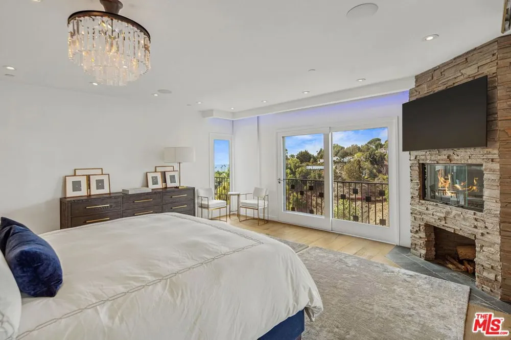 1433 Summitridge Drive Beverly Hills, CA 90210