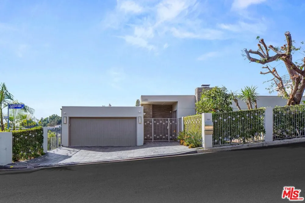 1433 Summitridge Drive Beverly Hills, CA 90210