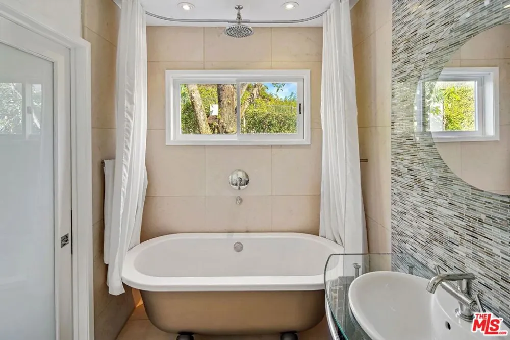 1433 Summitridge Drive Beverly Hills, CA 90210