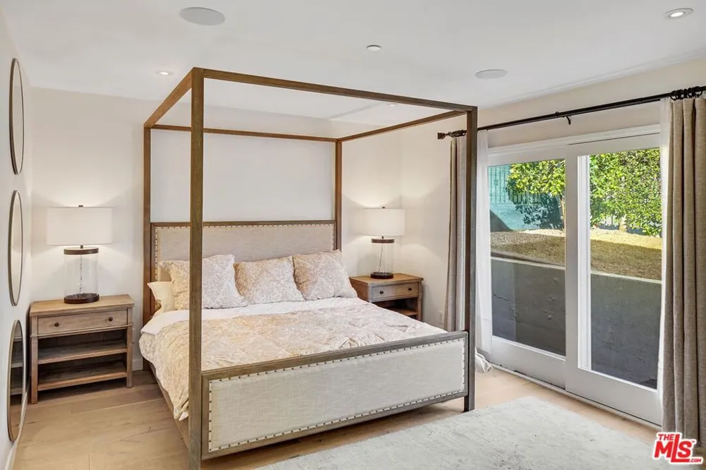 1433 Summitridge Drive Beverly Hills, CA 90210