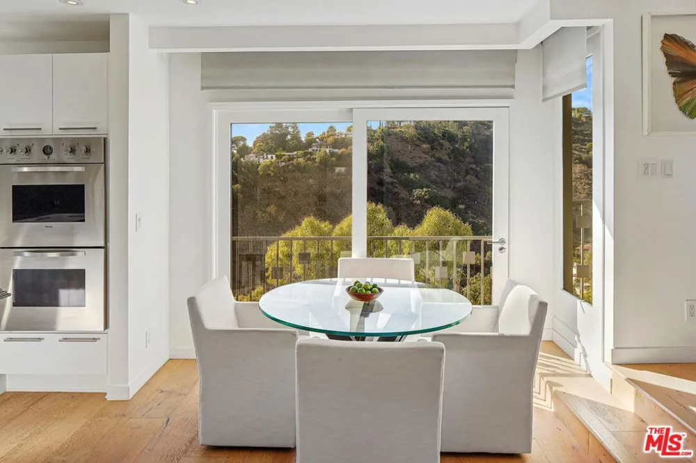 1433 Summitridge Drive Beverly Hills, CA 90210