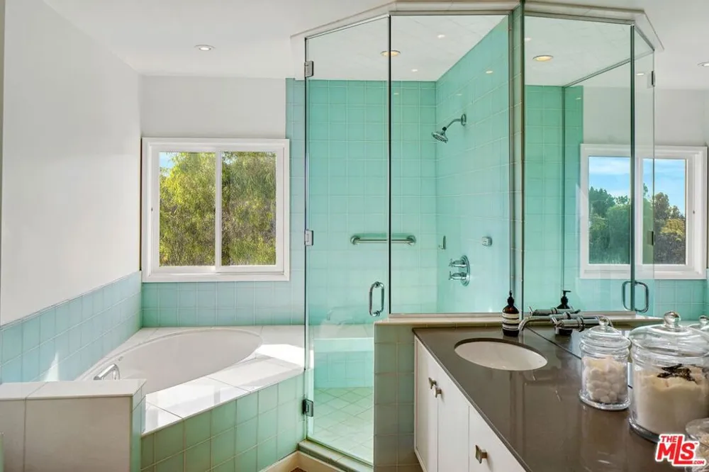 1433 Summitridge Drive Beverly Hills, CA 90210