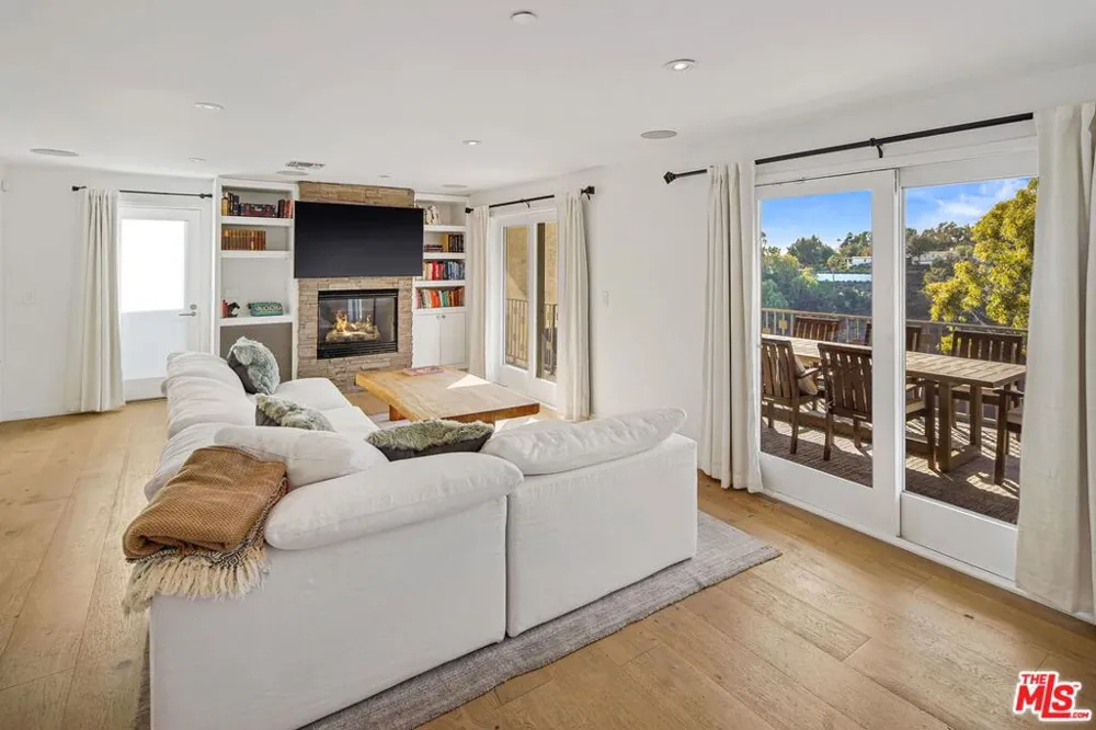 1433 Summitridge Drive Beverly Hills, CA 90210