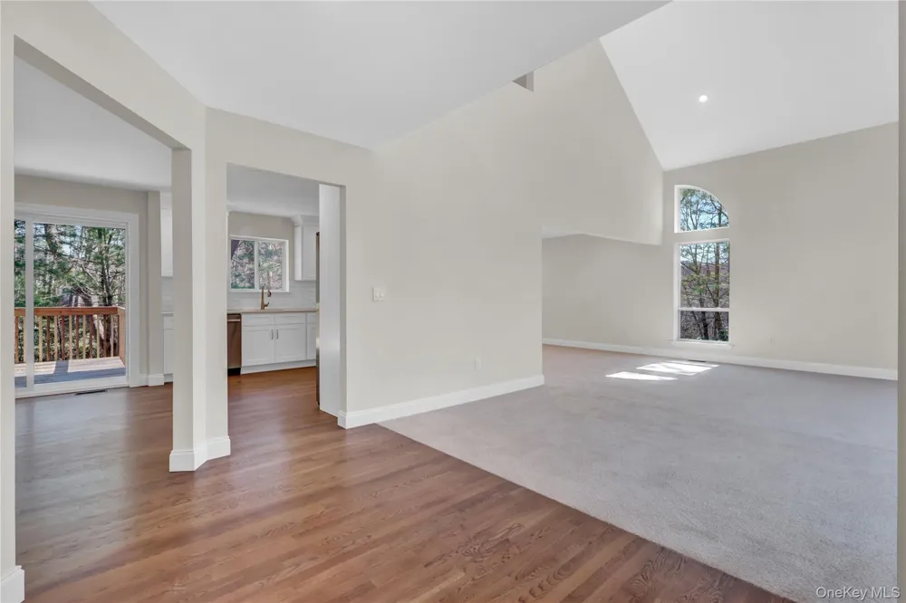 26 Stone Gate Court Smithtown, NY 11787