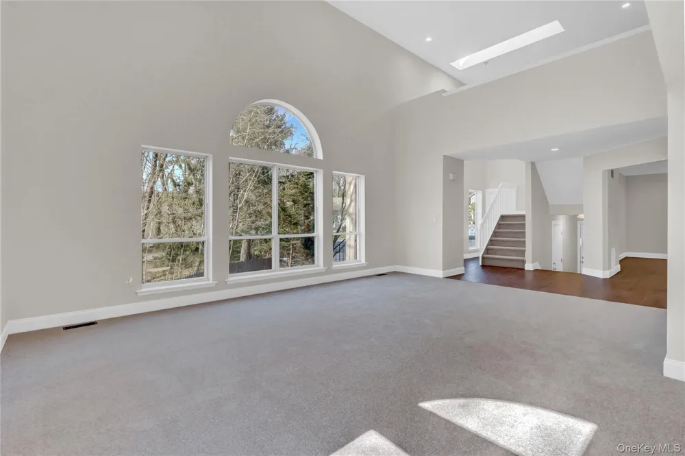26 Stone Gate Court Smithtown, NY 11787