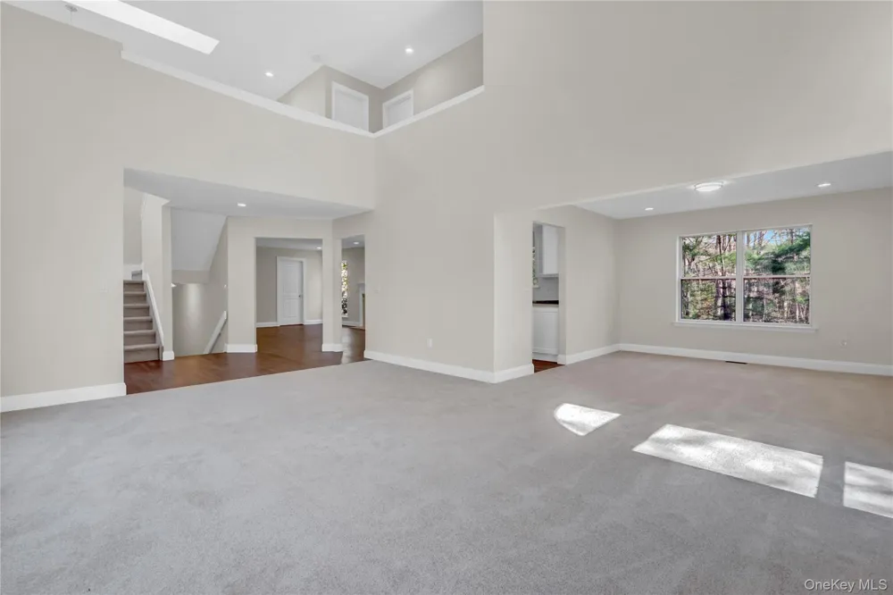 26 Stone Gate Court Smithtown, NY 11787