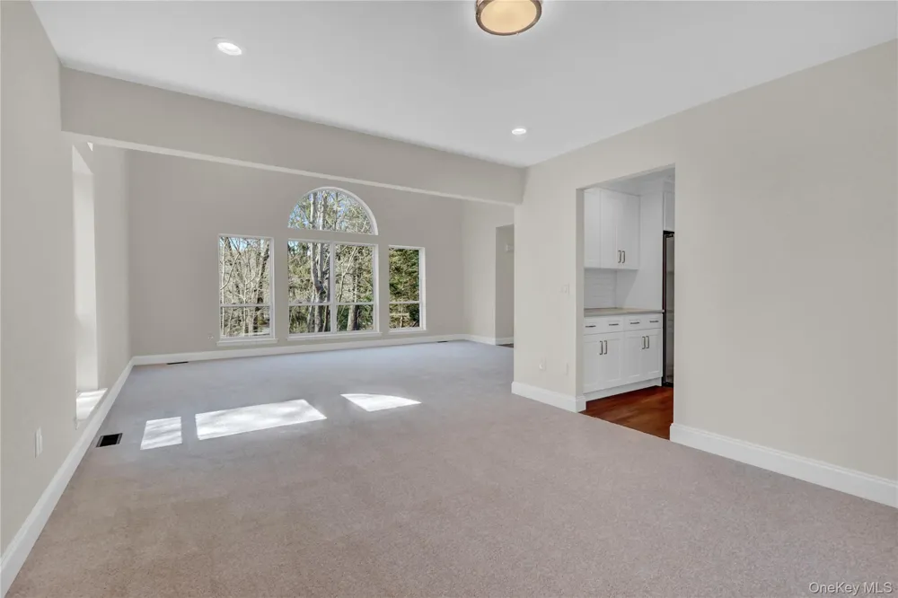 26 Stone Gate Court Smithtown, NY 11787