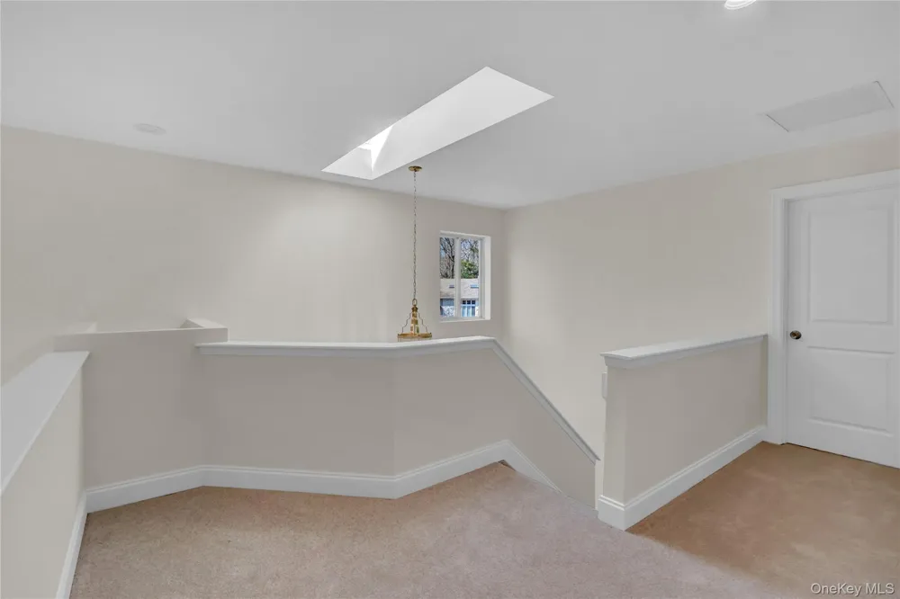 26 Stone Gate Court Smithtown, NY 11787