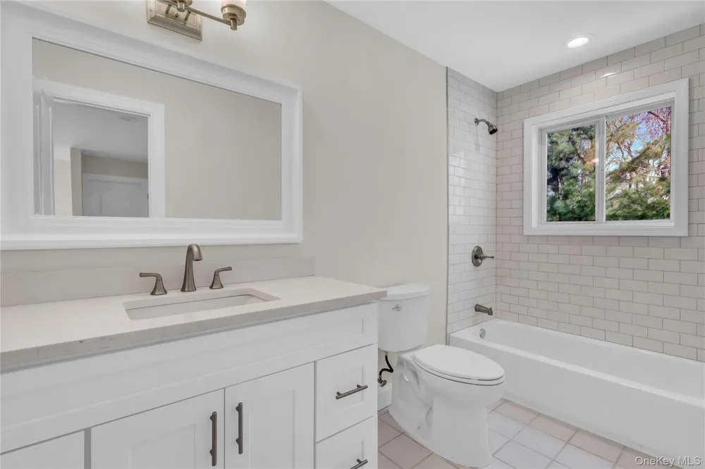 26 Stone Gate Court Smithtown, NY 11787