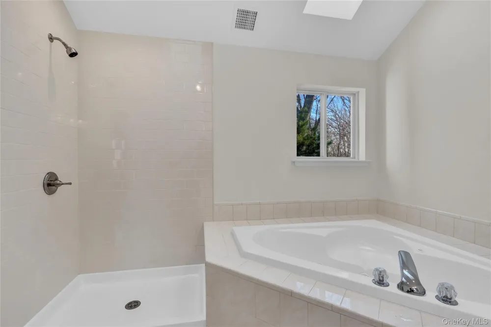 26 Stone Gate Court Smithtown, NY 11787