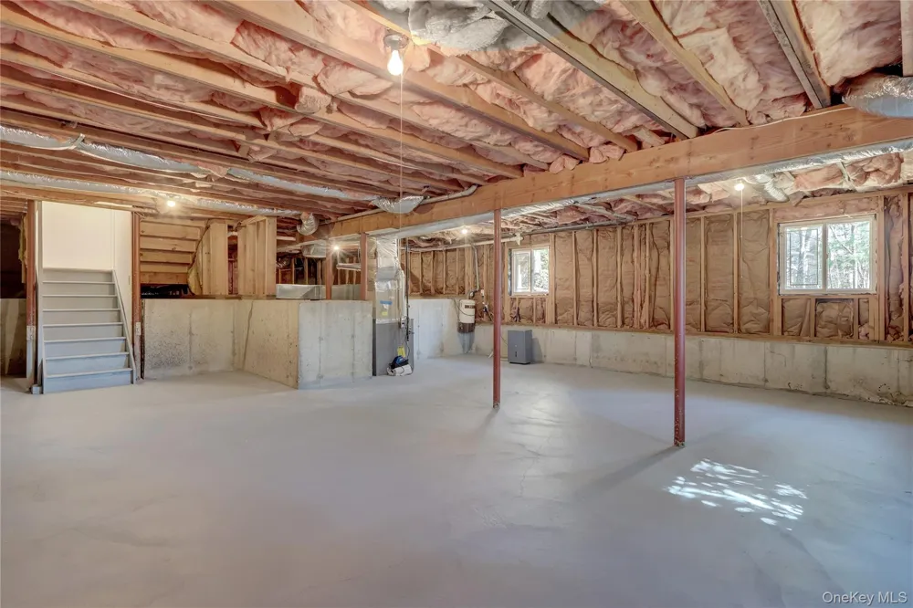 26 Stone Gate Court Smithtown, NY 11787