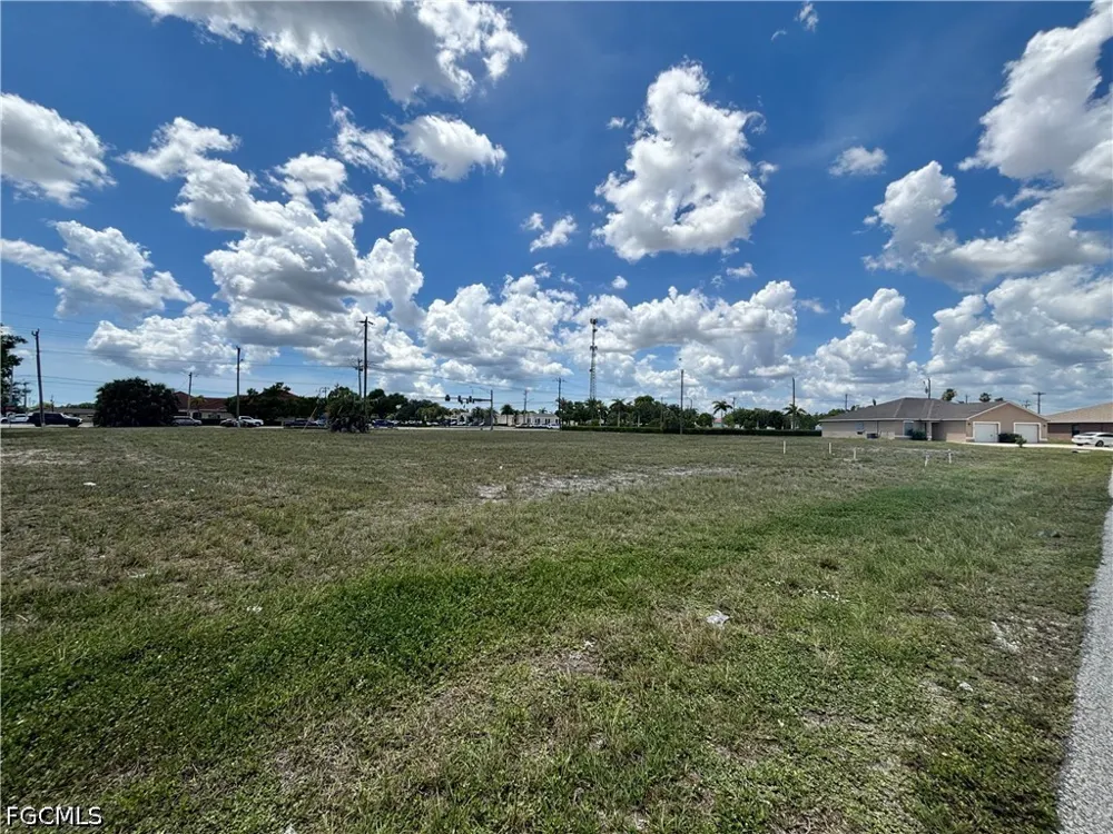 SE 9th Court Cape Coral, FL 33990