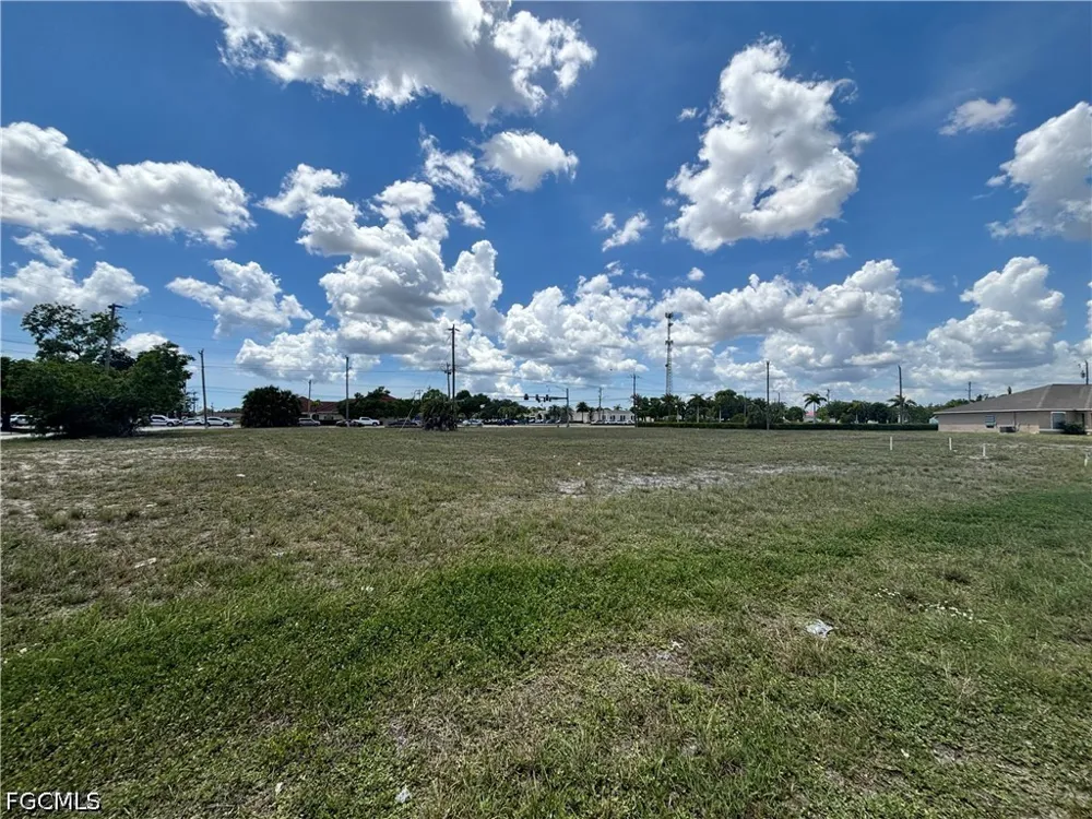 SE 9th Court Cape Coral, FL 33990