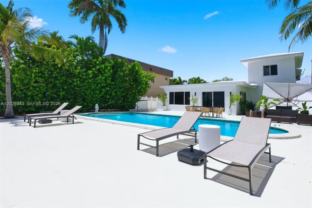 1510 S Treasure Dr #SINGLE North Bay Village, FL 33141
