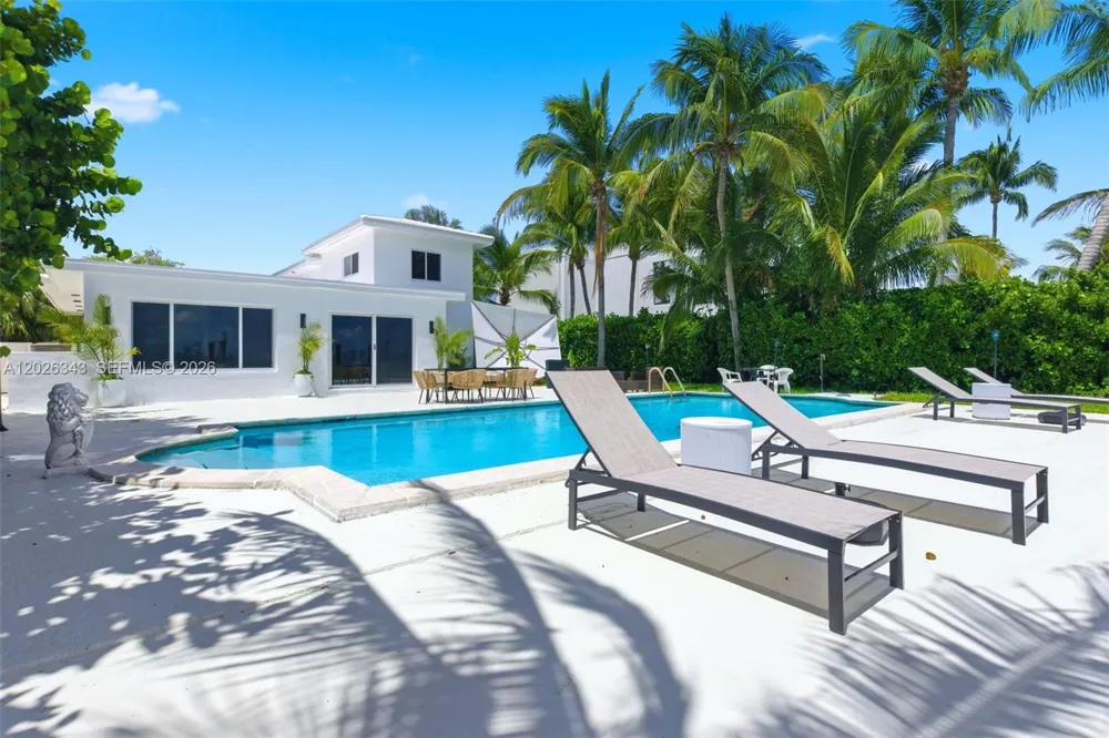 1510 S Treasure Dr #SINGLE North Bay Village, FL 33141