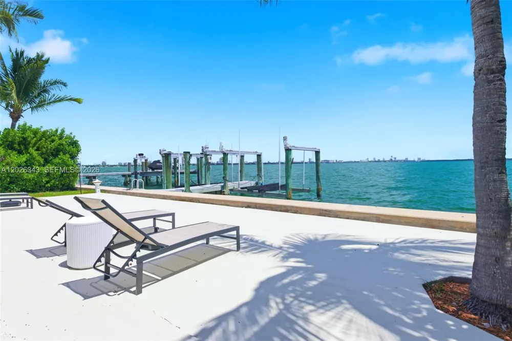 1510 S Treasure Dr #SINGLE North Bay Village, FL 33141