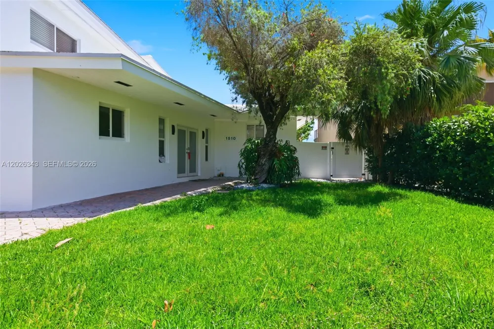 1510 S Treasure Dr #SINGLE North Bay Village, FL 33141