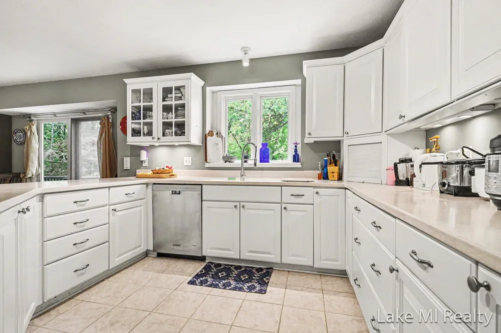 5537 Bentbrook Street SE Kentwood City, MI 49508