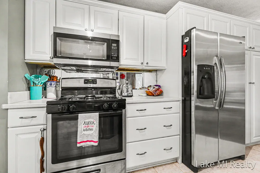5537 Bentbrook Street SE Kentwood City, MI 49508