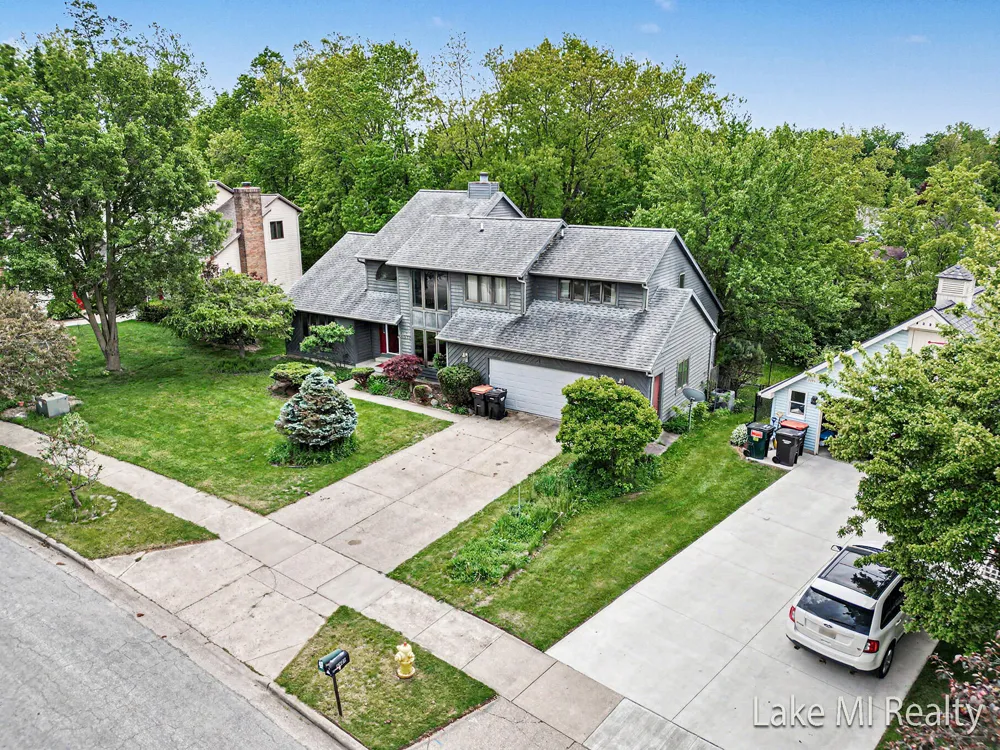 5537 Bentbrook Street SE Kentwood City, MI 49508