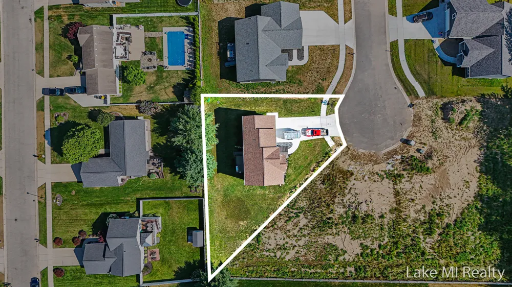 5537 Bentbrook Street SE Kentwood City, MI 49508