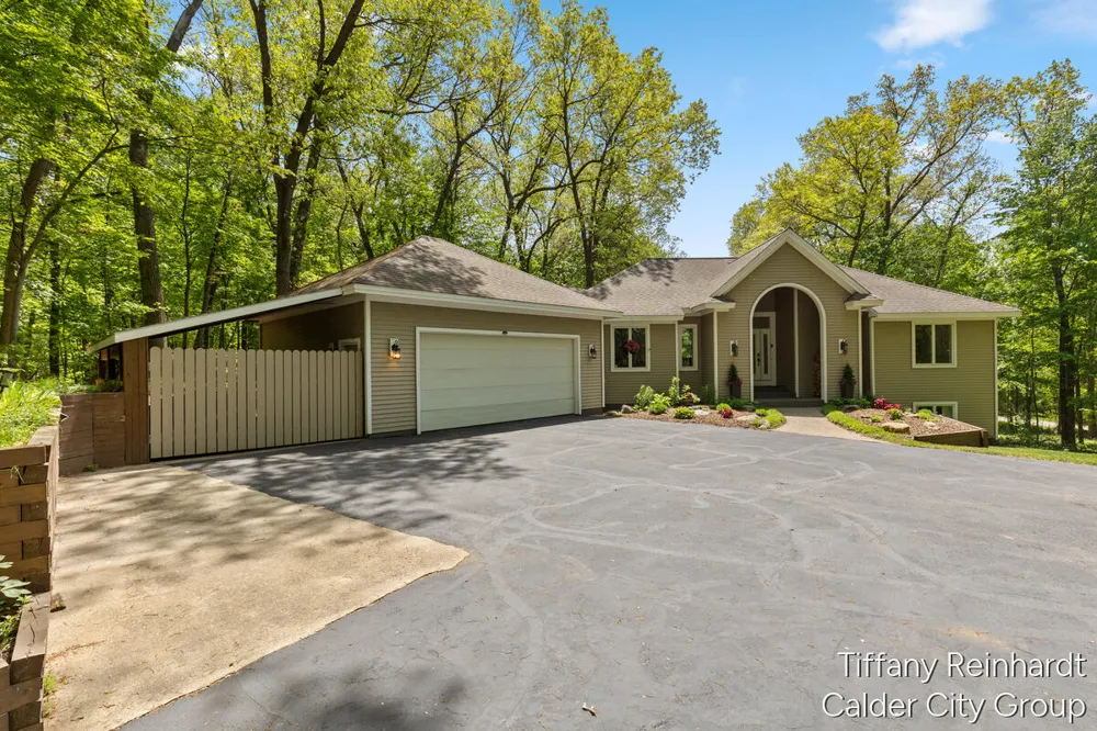 2760 Tyler Trail SE Lowell, MI 49331