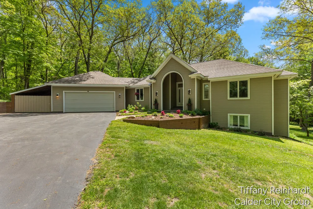 2760 Tyler Trail SE Lowell, MI 49331
