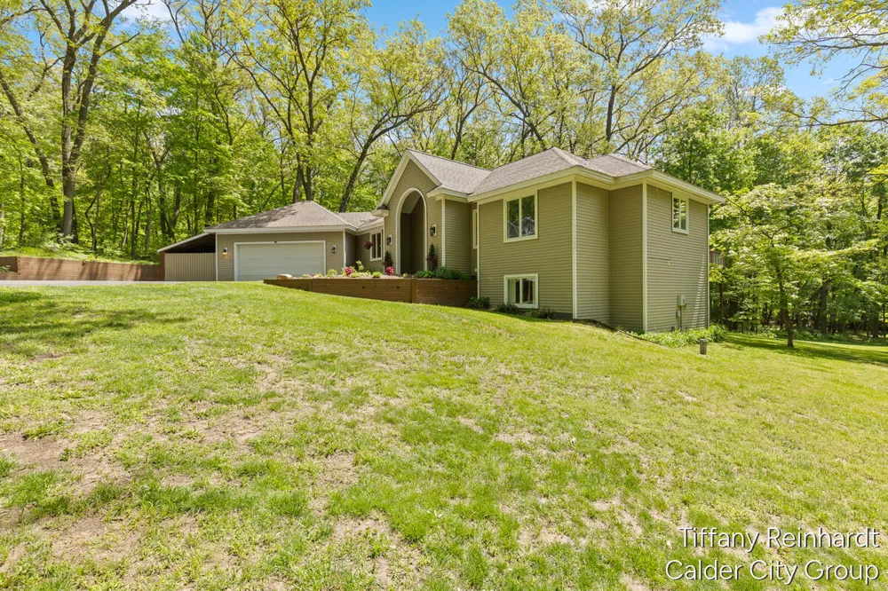 2760 Tyler Trail SE Lowell, MI 49331