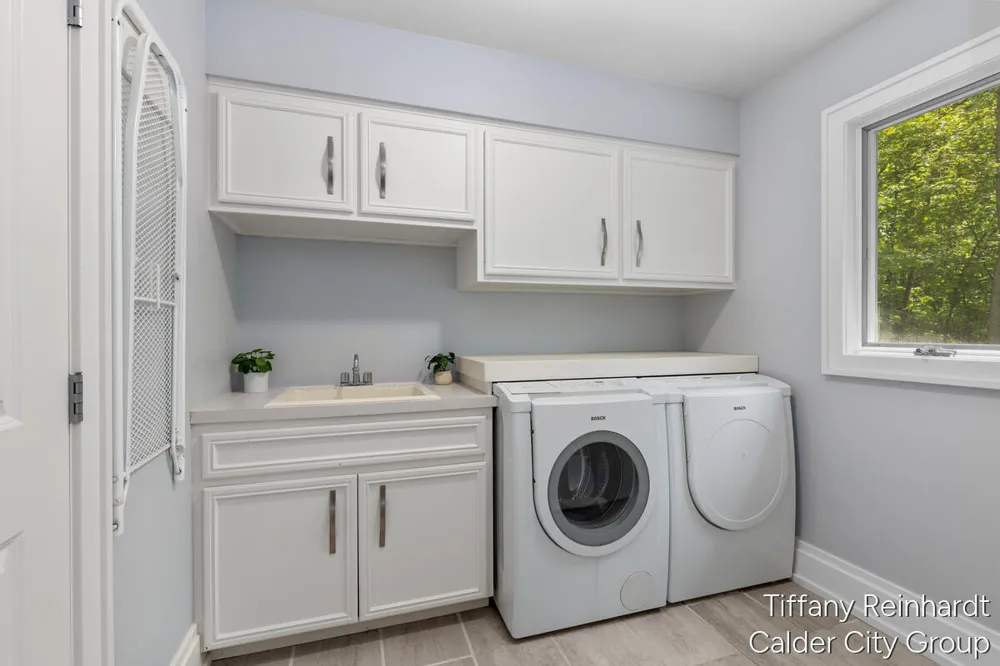 2760 Tyler Trail SE Lowell, MI 49331