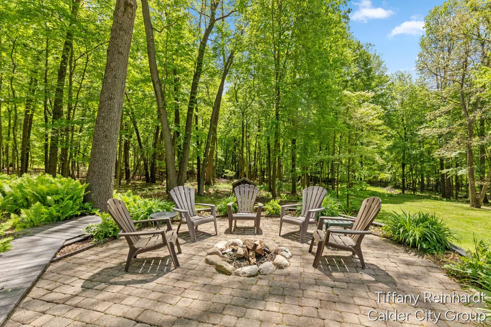 2760 Tyler Trail SE Lowell, MI 49331