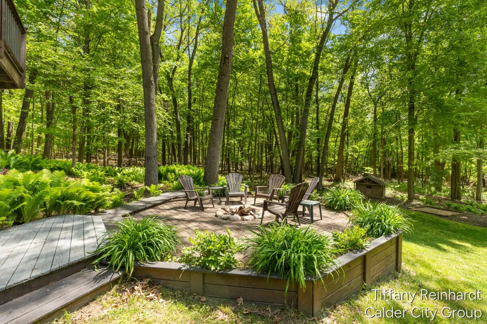 2760 Tyler Trail SE Lowell, MI 49331