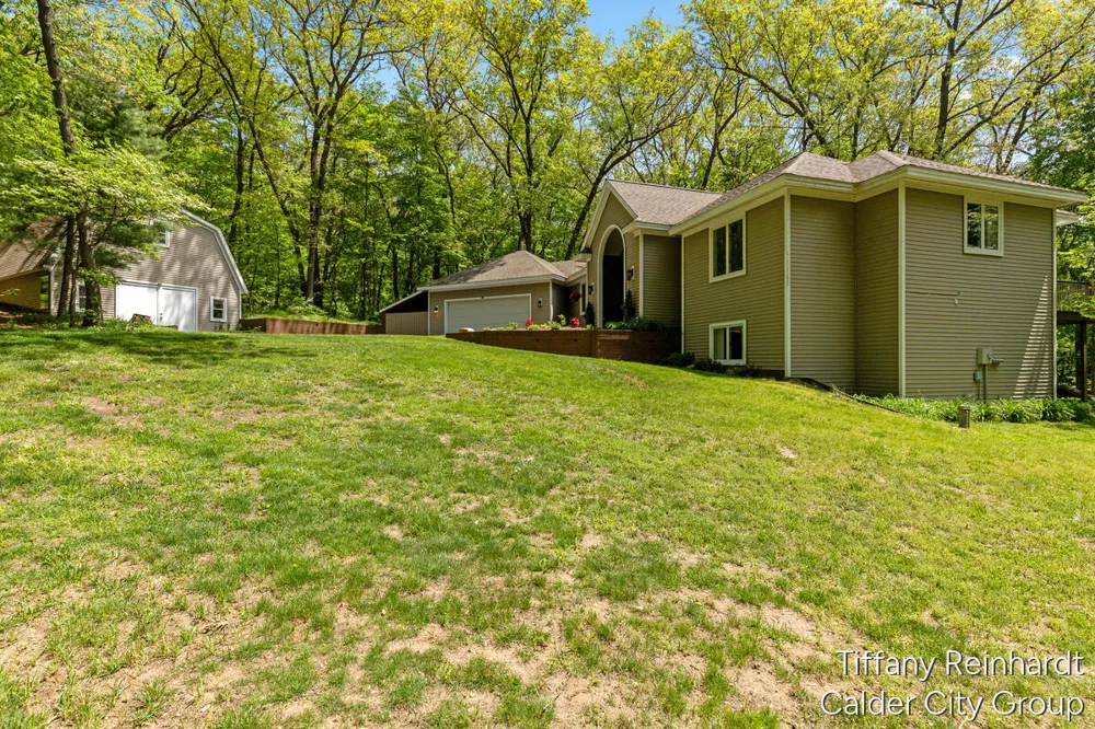 2760 Tyler Trail SE Lowell, MI 49331