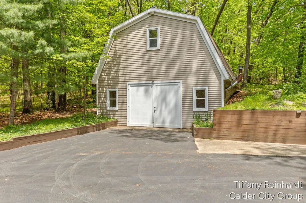 2760 Tyler Trail SE Lowell, MI 49331