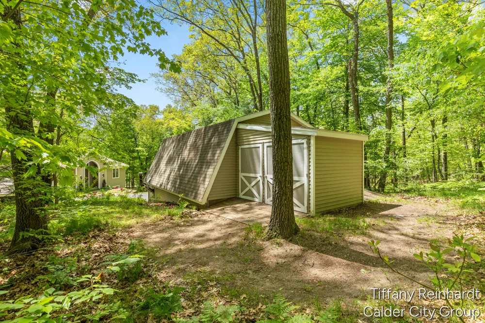 2760 Tyler Trail SE Lowell, MI 49331