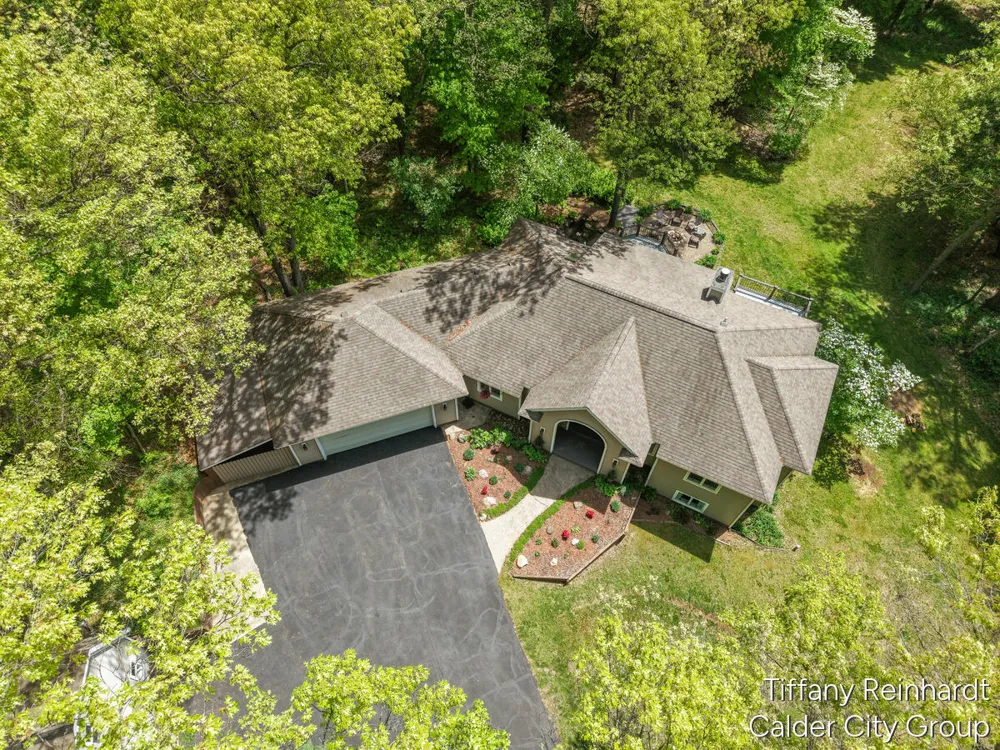 2760 Tyler Trail SE Lowell, MI 49331
