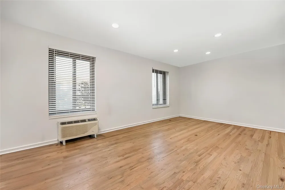 100 W Broadway #2DD Long Beach, NY 11561