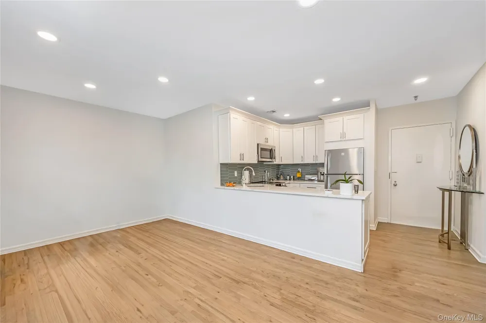 100 W Broadway #2DD Long Beach, NY 11561
