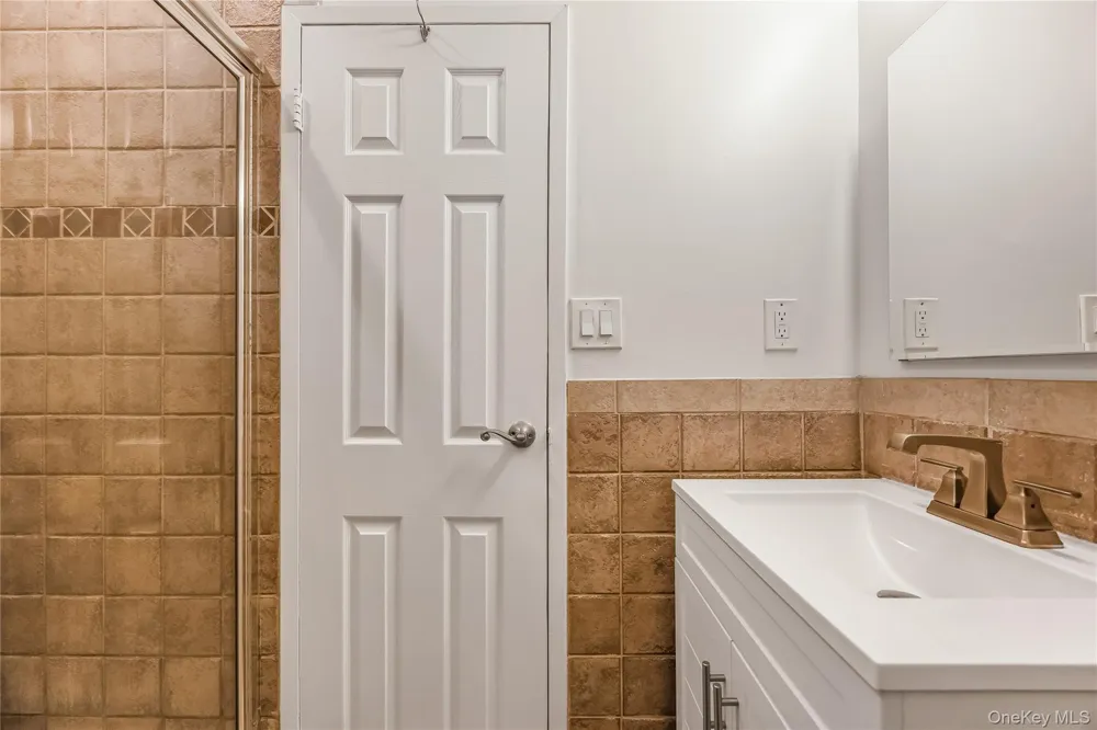 100 W Broadway #2DD Long Beach, NY 11561