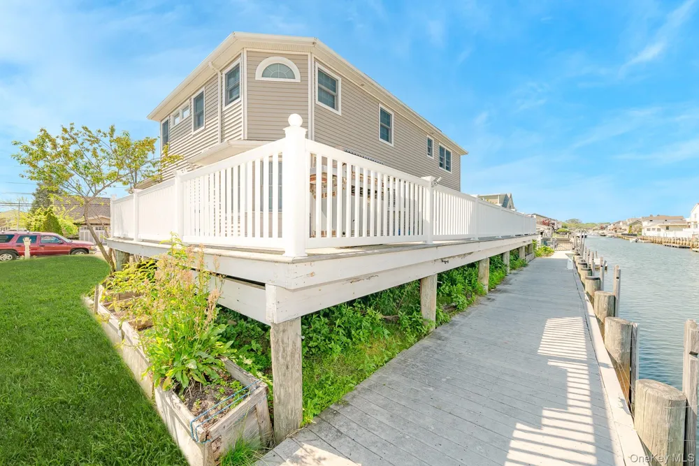 2683 Peconic Avenue Seaford, NY 11783