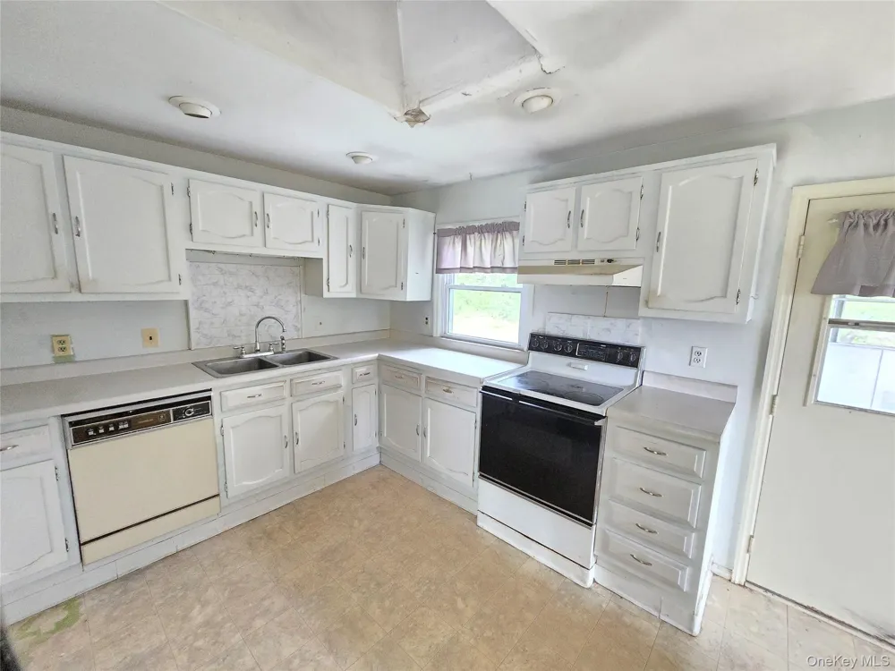 1425 State Route 32 Wallkill, NY 12589