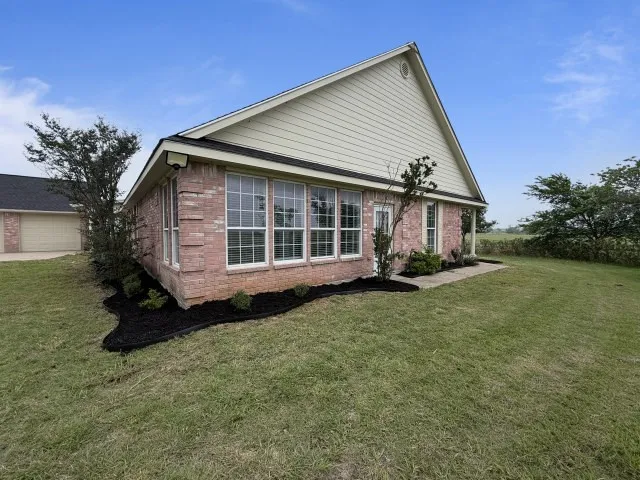 9652 County Road 4360 Frost, TX 76641