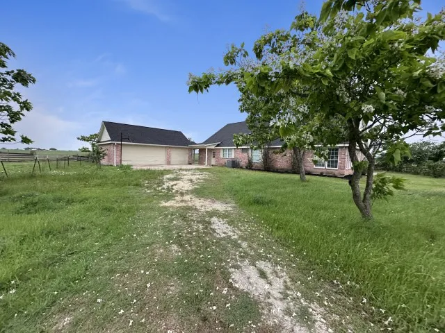 9652 County Road 4360 Frost, TX 76641